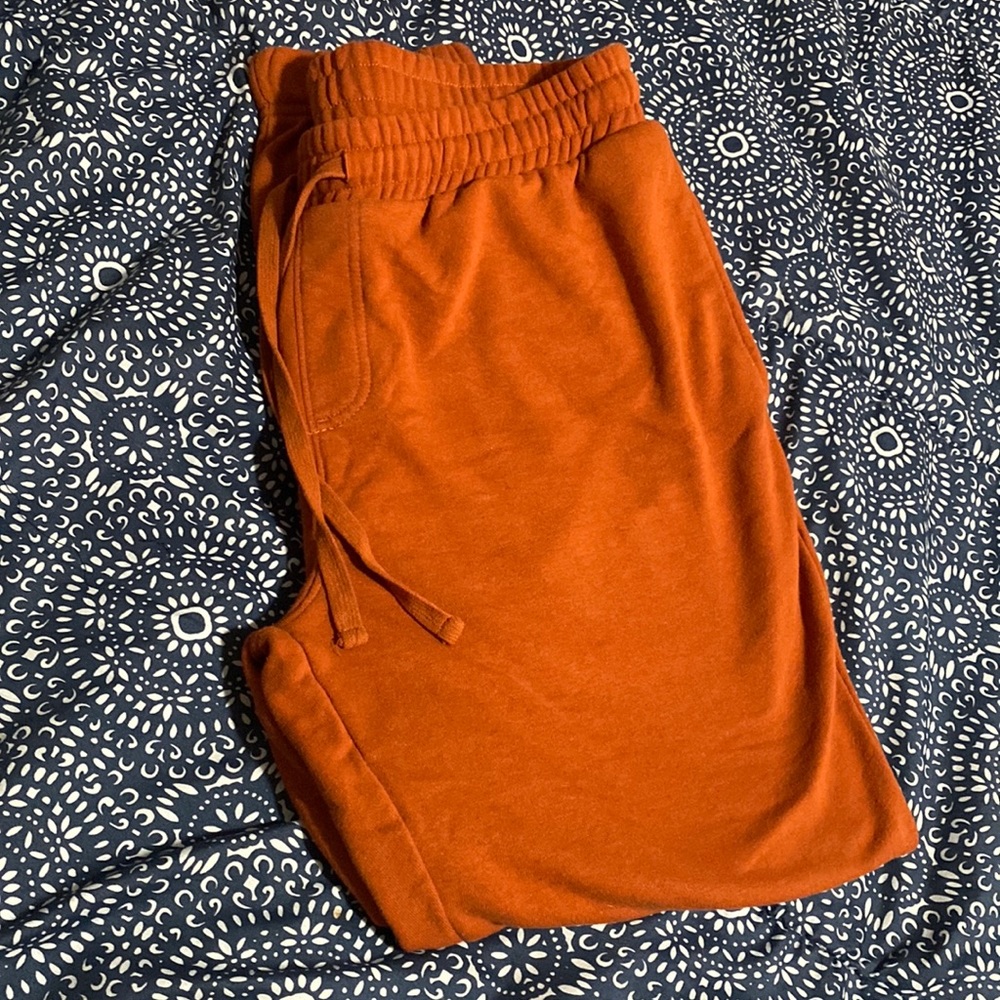🎈2/$15 Men’s size large no boundaries cuffed sweats